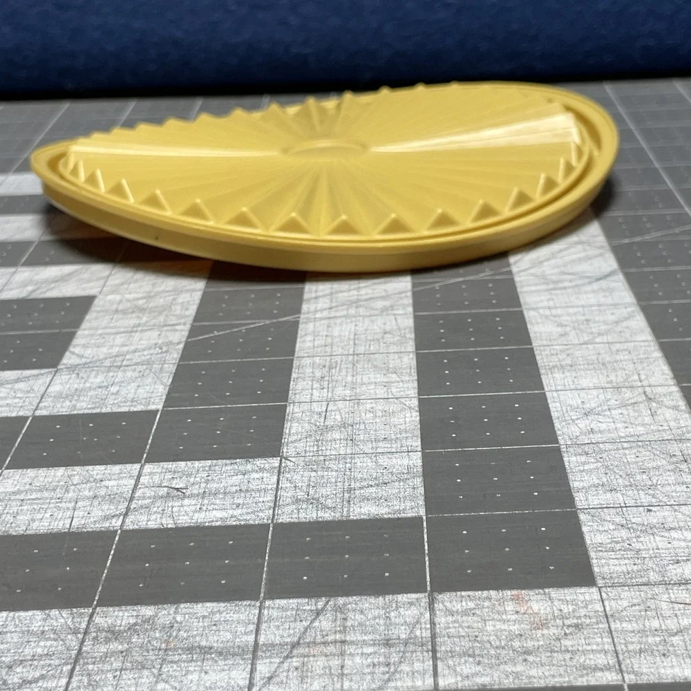 2‎ Tupperware 808-40 42 Harvest Gold Servalier Replacement Lid Seal 6